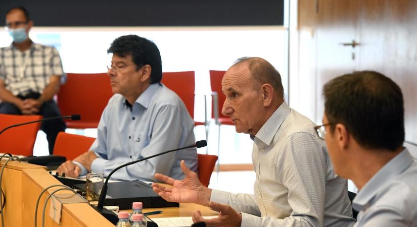 A MÖSZ szerint az önkormányzati rendszer finomhangolására készülő Navracsics Tibor kezdhetné a szolidaritási hozzájárulás átalakításával