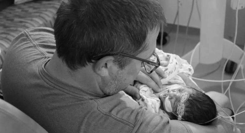 Karácsony előtt, édesanyja karjaiban hunyt el a baba, akinek érkezését éveken keresztül várták a szülei