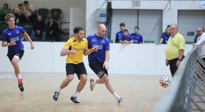 Szilveszter Kupa: a második nap - nagy gólok, remek mérkőzések, telt ház - sok, sok fotóval