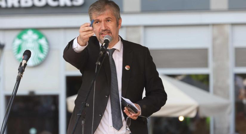 Ez a hatalom mindenre kész és mindenre képes