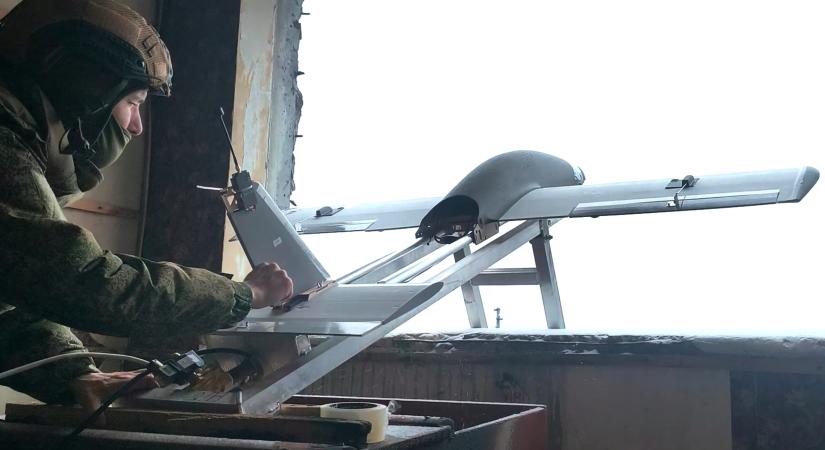 Putyin „felülvizsgálja” a béketárgyalásokat – Moszkva dróntámadásra hivatkozik, Kijev hazugságról beszél