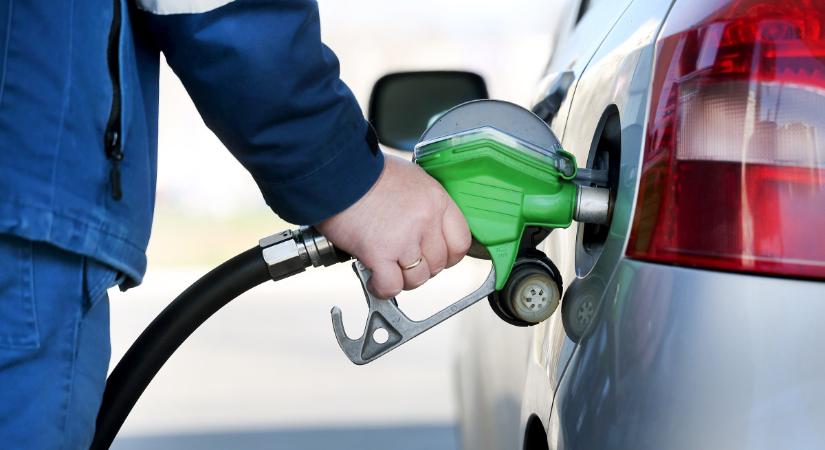 Vége az árcsökkenésnek, ismét drágulás jön a benzinkutakon