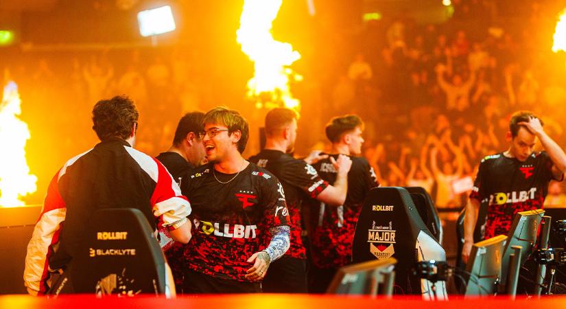 Sorra lépnek ki a legnagyobb streamerek a FaZe Clanból, itt a vég?