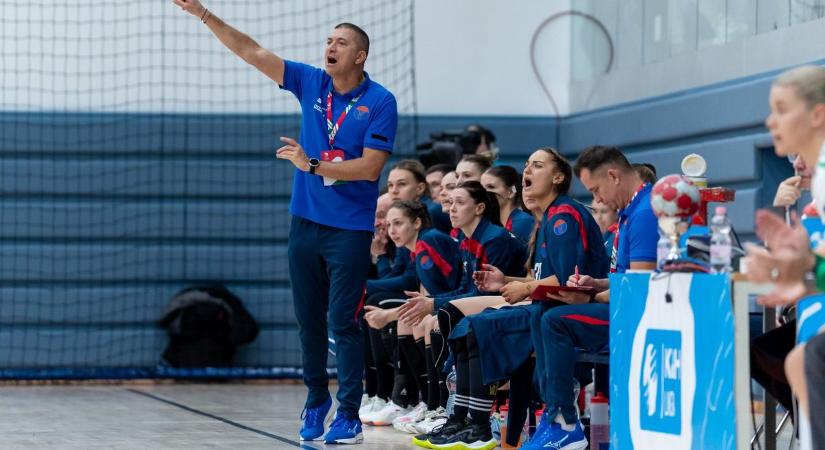 „Köszönöm a szurkolóinknak, hogy nem mentek haza” – a kamera előtt szégyenkezett az NB I-es edző