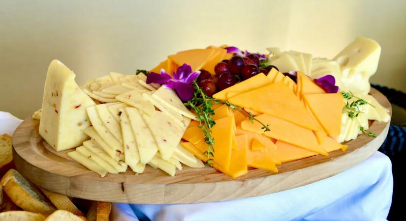 Sajtimádók figyelem! Súlyos betegség ellen védhet ez a tejtermék