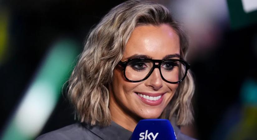 Mindenki róla beszél, a népszerű riporternő őrületet okozott a szexi lábaival