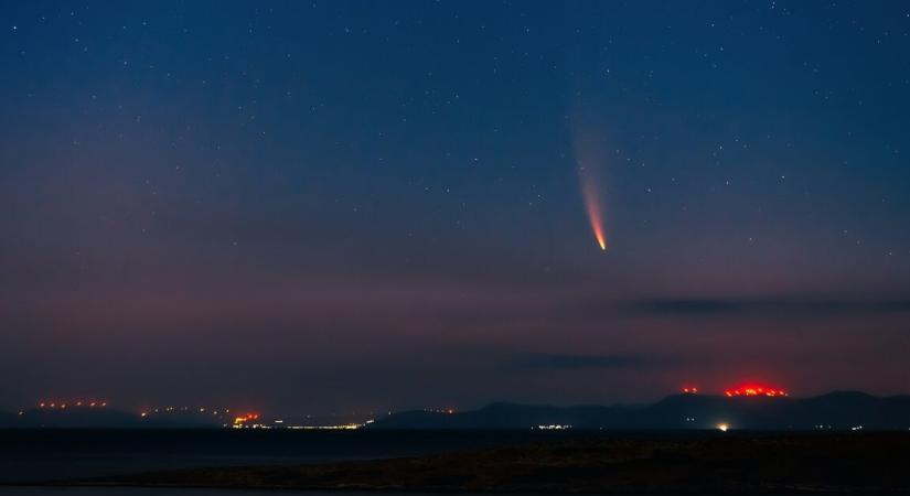 Rejtélyes tűzgömb szelte át az eget – többen is videóra vették a furcsa égi jelenséget
