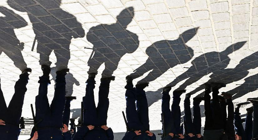 Egyre több fiatalt igazoltatnak a rendőrök az utcán drogot keresve – mit érdemes tudni, mielőtt a mi gyerekünk is sorra kerül?