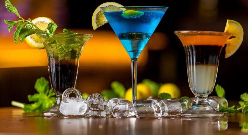 Koktél-horoszkóp szilveszterre – Rázd, dobáld, pörgesd és utána idd…..