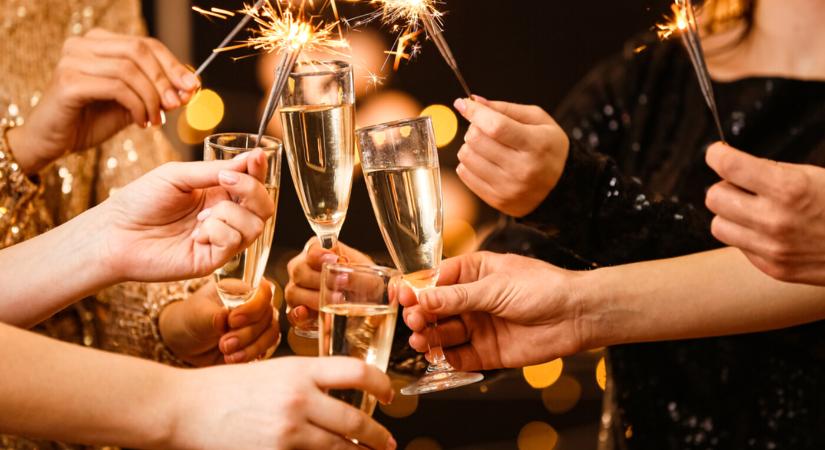 A szakértő szerint elkerülhető a macskajaj – Így ünnepelje a szilvesztert egészségesen és jókedvűen!