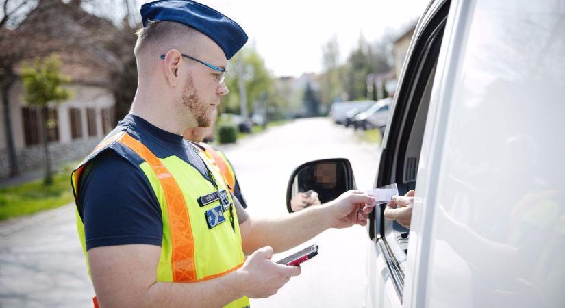 Szétbüntethet a rendőr, ha ezt látja a jogsidon – ha a tiéd is ilyen, semmiképp se vezess!