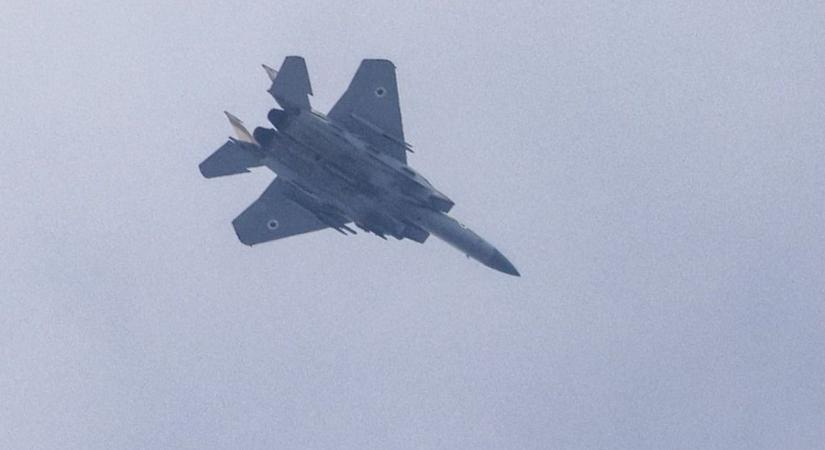 Óriási amerikai vadászgép-üzletet kötöttek: legyőzhetetlen harci repülőket adott el a Pentagon 8,6 milliárd dollárért – videón, mire képes az F-15