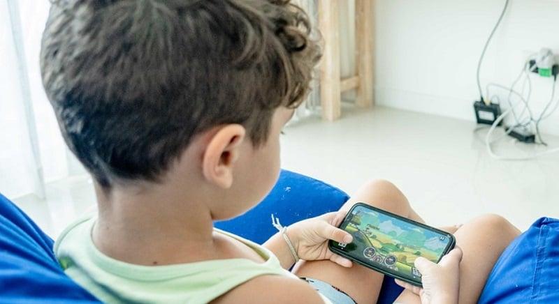 Íme! Ez az a kor, ami előtt kifejezetten káros lehet a gyerekeknek az okostelefon