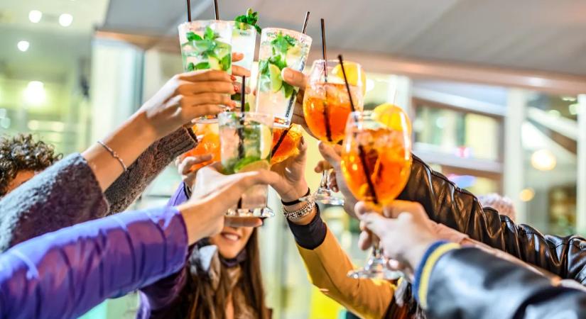 Személyiségteszt: te mivel szoktál koccintani? Többet elárul rólad, mint hinnéd