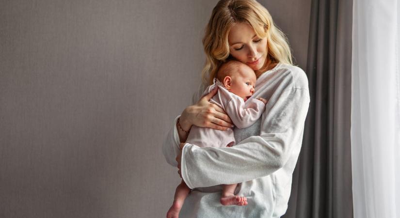 Az anyai bűntudat iparága: Ki profitál belőle?