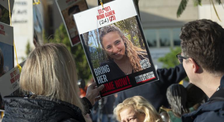 Kitálalt a fogság borzalmairól a 25 éves nő, aki a Hamász szexrabszolgája volt