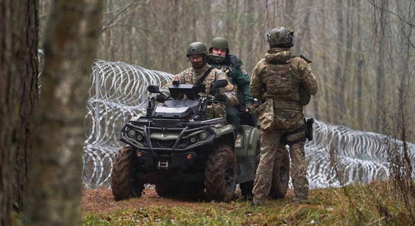 Lettország befejezte a kerítés építését Oroszországgal közös határán