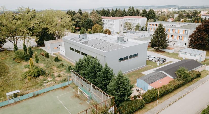 Több mint 9 millió eurót fordított iskolafejlesztésekre 2025-ben Nagyszombat megye