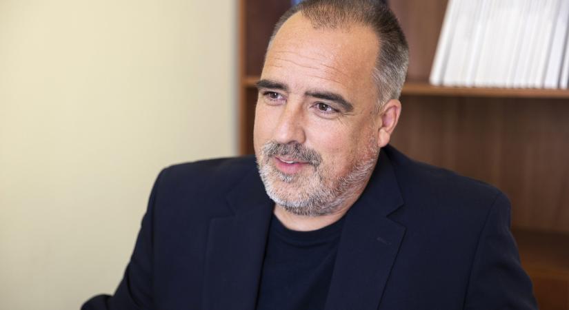 Aláírás nélküli gyalázkodó cikkben szállt bele a Nemzet Török Gáborba, Török pedig Szoboszlai apjának szavaival vágott vissza