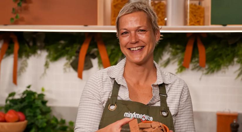 Vegán kréker szilveszterre: ezüstfalisztből készül a sós ropogtatnivaló