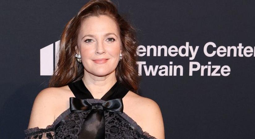 Drew Barrymore smink nélkül mutatta meg ráncait: a rajongók imádják
