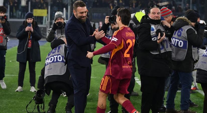 Meghatóan fogadták a Roma-ikont, aztán jelenlegi csapat alaposan lehúzta a kedvét