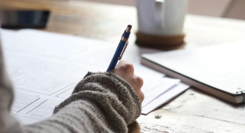 Munkaidőben barátkozni? Ebben az országban ezért még fizetnek is