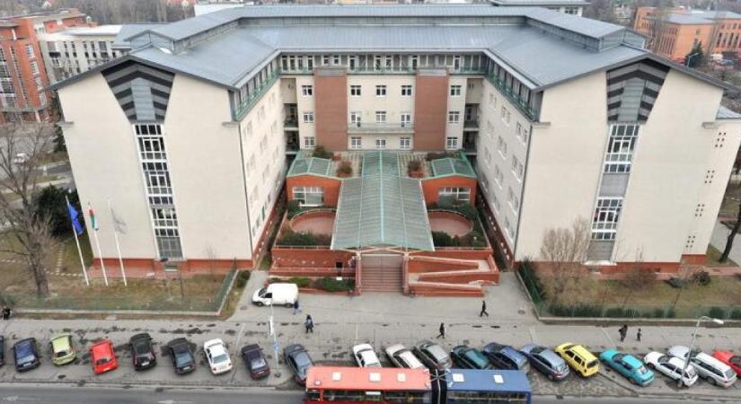 Egészségügy 2025: Takács Péter sokakba beleszállt