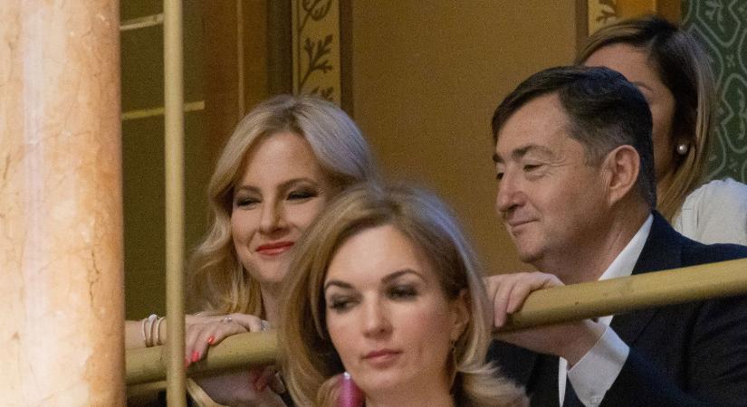 Ez volt Várkonyi Andrea karácsonyi ajándéka, elakad a szavad ha megtudod mit vett neki Mészáros Lőrinc