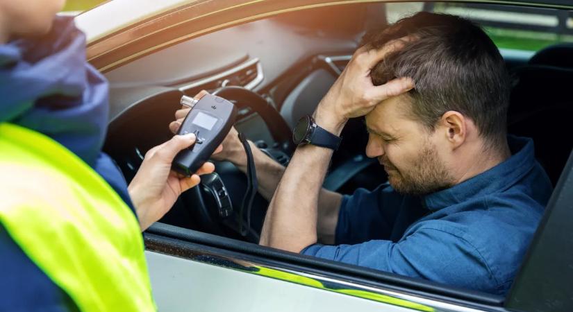 Hatalmas bírságra számíthat, ha így koccint szilveszterkor