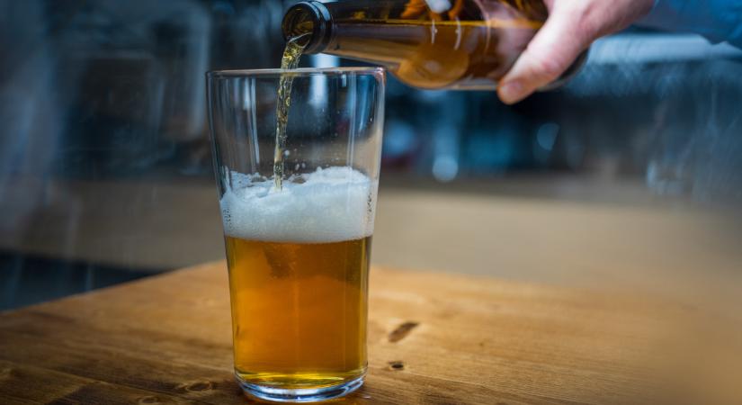 5 forintért mérték a sört és a nagyfröccsöt: bezárt az utolsó kocsma is a Vigalmi negyedben