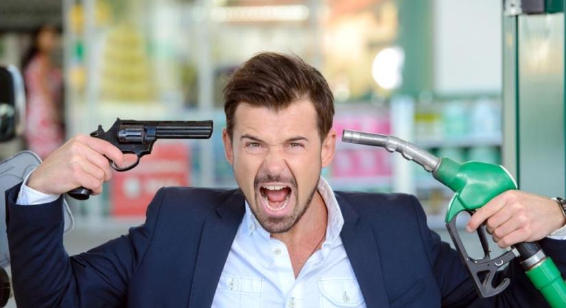 Év végére még kapnak egy gyomrost az autósok a kutakon