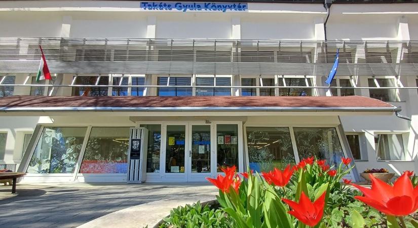 Maffiamódszerekkel hajtaná be a késedelmi díjakat a kaposvári könyvtár