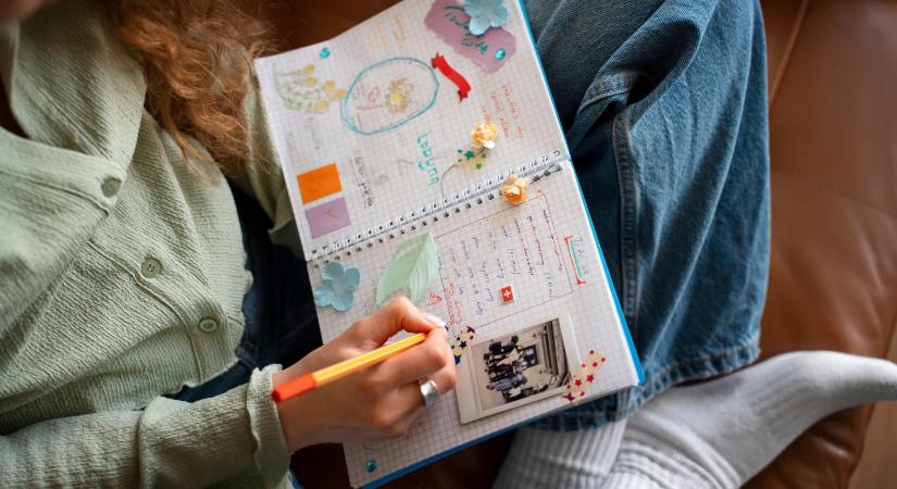 Az évértékelő naplóírás kérdései segítik az év lezárását