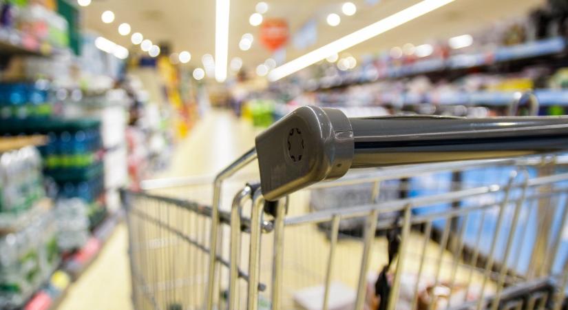 Így alakul a boltok nyitvatartása szilveszterkor és újévkor