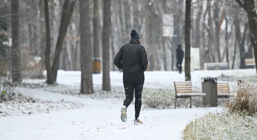 Fehérbe borult Magyarország egy része, látványos képek és videó!