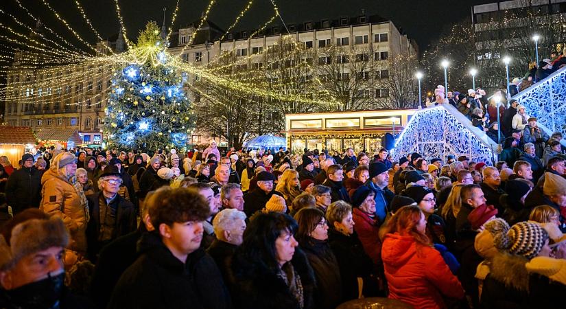 Válaszolt az akkumulátorgyártó cég a Jobbiknak a Debreceni Advent támogatásáról
