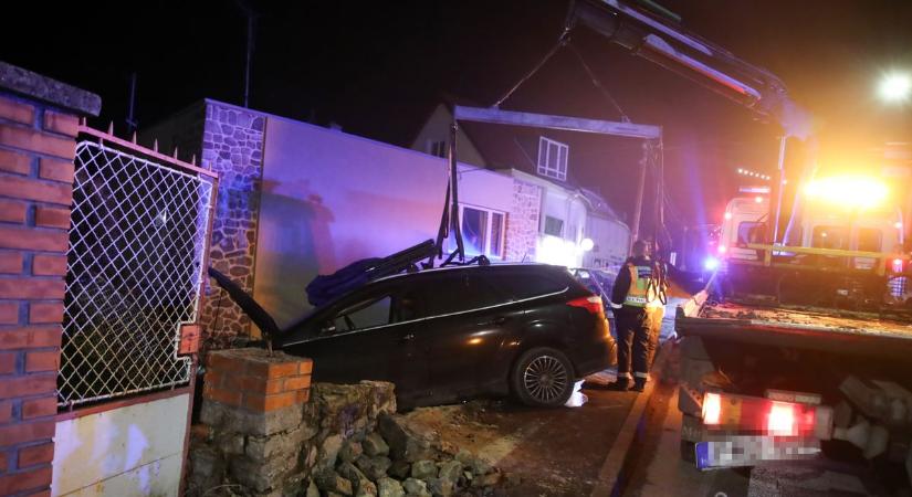 A karácsonyi vásár év végéig is tarthatna, a sáros utak pedig nagyon csúsznak – írták olvasóink