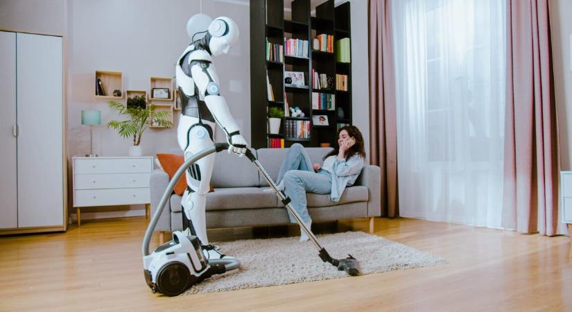 Elon Musk humanoid robotokkal képzeli el a jövőt, de Kína közbeszólhat