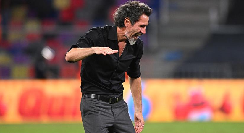 Folytathatja a munkát a trófeahalmozó argentin csapat sikeredzője – sajtóhír