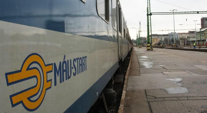 Kisiklott egy mozdony a Déli pályaudvaron