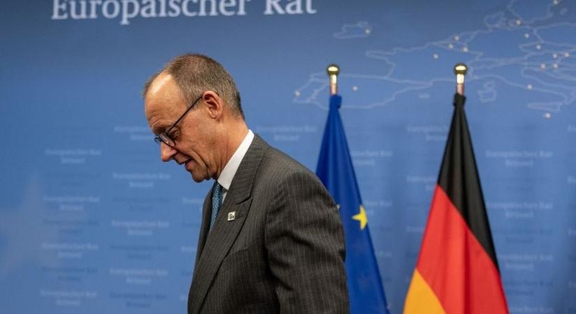 Friedrich Merzet megverték Brüsszelben és otthon se áll jól, megtépve lép 2026-ba, de a francia elnöknek még rosszabb