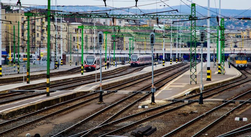 Kiderült, miért siklott ki egy mozdony a Déli pályaudvaron, megszólalt a MÁV