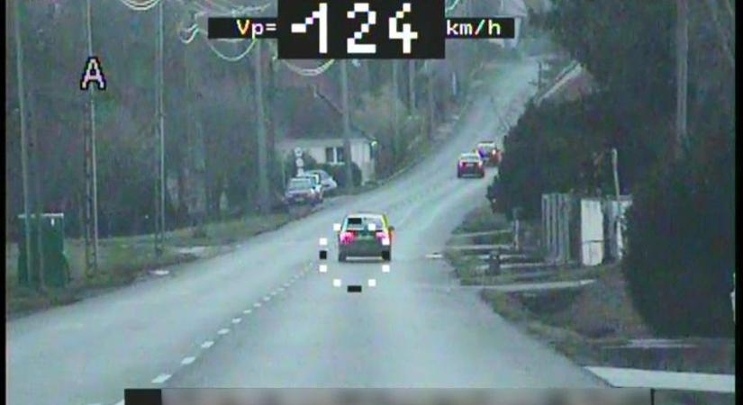 Kicsit odalépett: 50 helyett 124-gyel száguldott Pécsett a sofőr