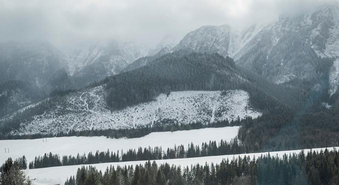 21 éves magyar turistát kellett mentőhelikopterrel kimenteni a Magas-Tátrából