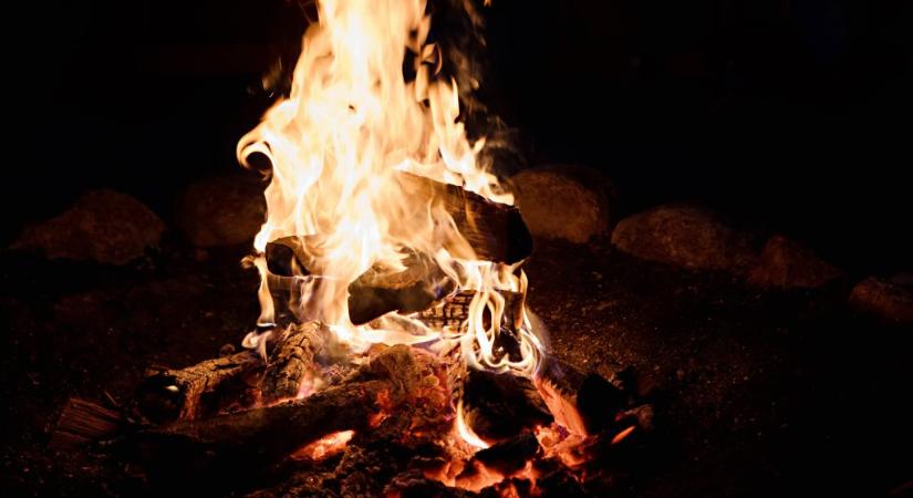 Milyen halmazállapotú és anyagú a tűz?