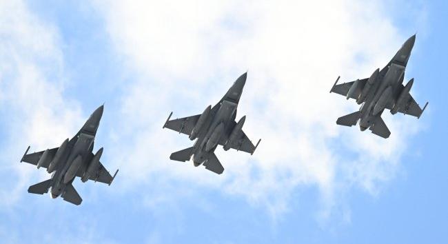Újabb három F-16-os vadászgép érkezett Szlovákiába