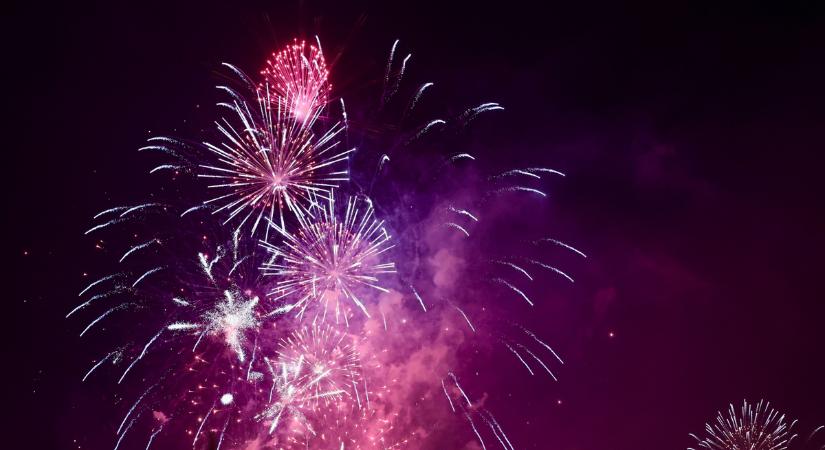Így és itt lehet idén legálisan tűzijátékozni – változtak a szabályok!