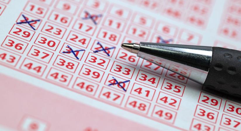 Szuperlottó-láz a megyei lottózókban: ennyien szálltak versenybe Csongrád-Csanádban