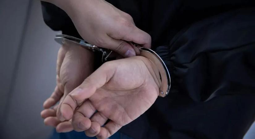 Videón a rablás a HÉV-megállóban – idős nő az áldozat